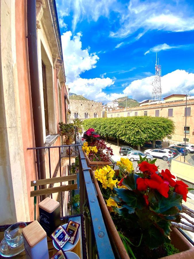 Caterina'S Charme Apartment تاورمينا المظهر الخارجي الصورة