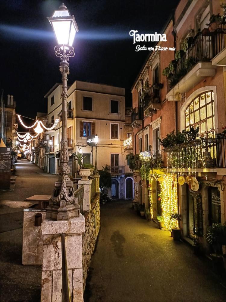 Caterina'S Charme Apartment تاورمينا المظهر الخارجي الصورة